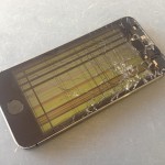 iPhoneのガラス割れ そのまま使用しても大丈夫？